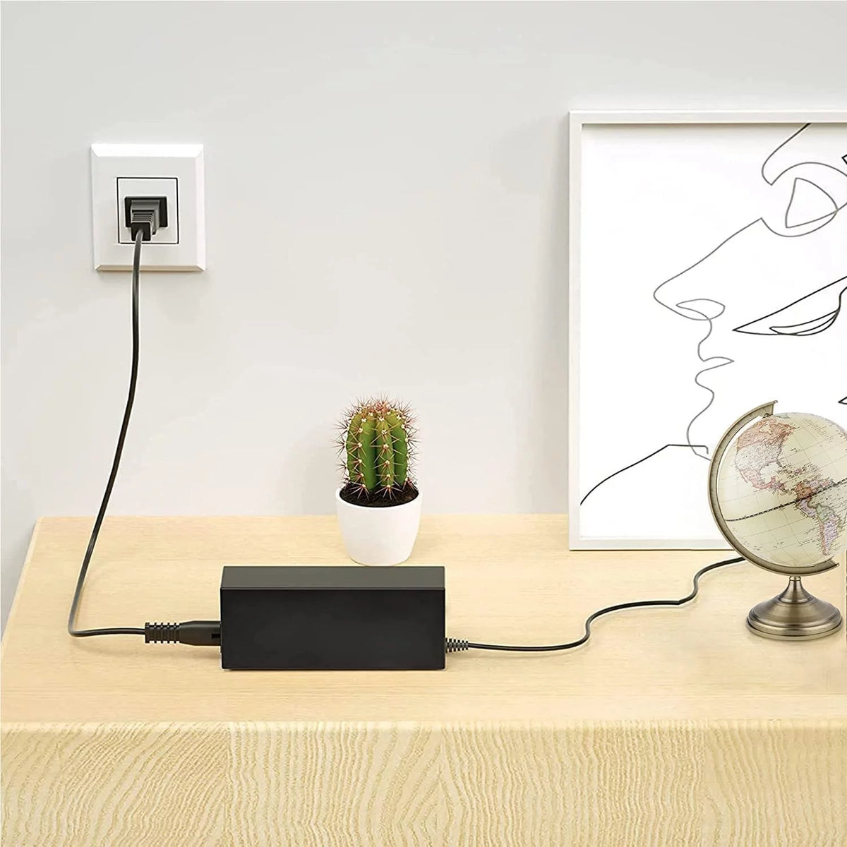 AC / DC Adapter with 4.5mm Plug Tip M20154